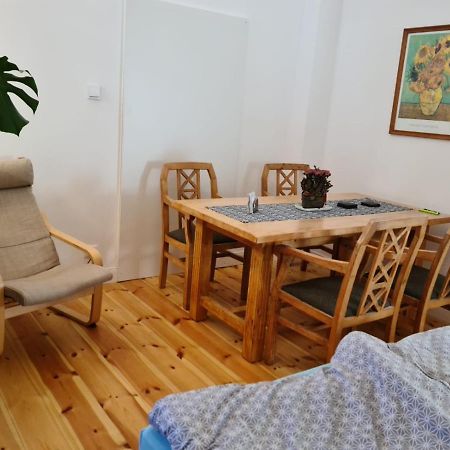 Fewo Garten - Eigener Eingang- Wlan-Parkplatz,Netflix, Terrasse,Doppelbett Und Schlafcouch Oberhausen  Luaran gambar