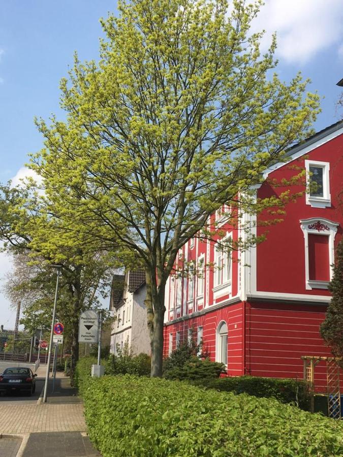Fewo Garten - Eigener Eingang- Wlan-Parkplatz,Netflix, Terrasse,Doppelbett Und Schlafcouch Oberhausen  Luaran gambar