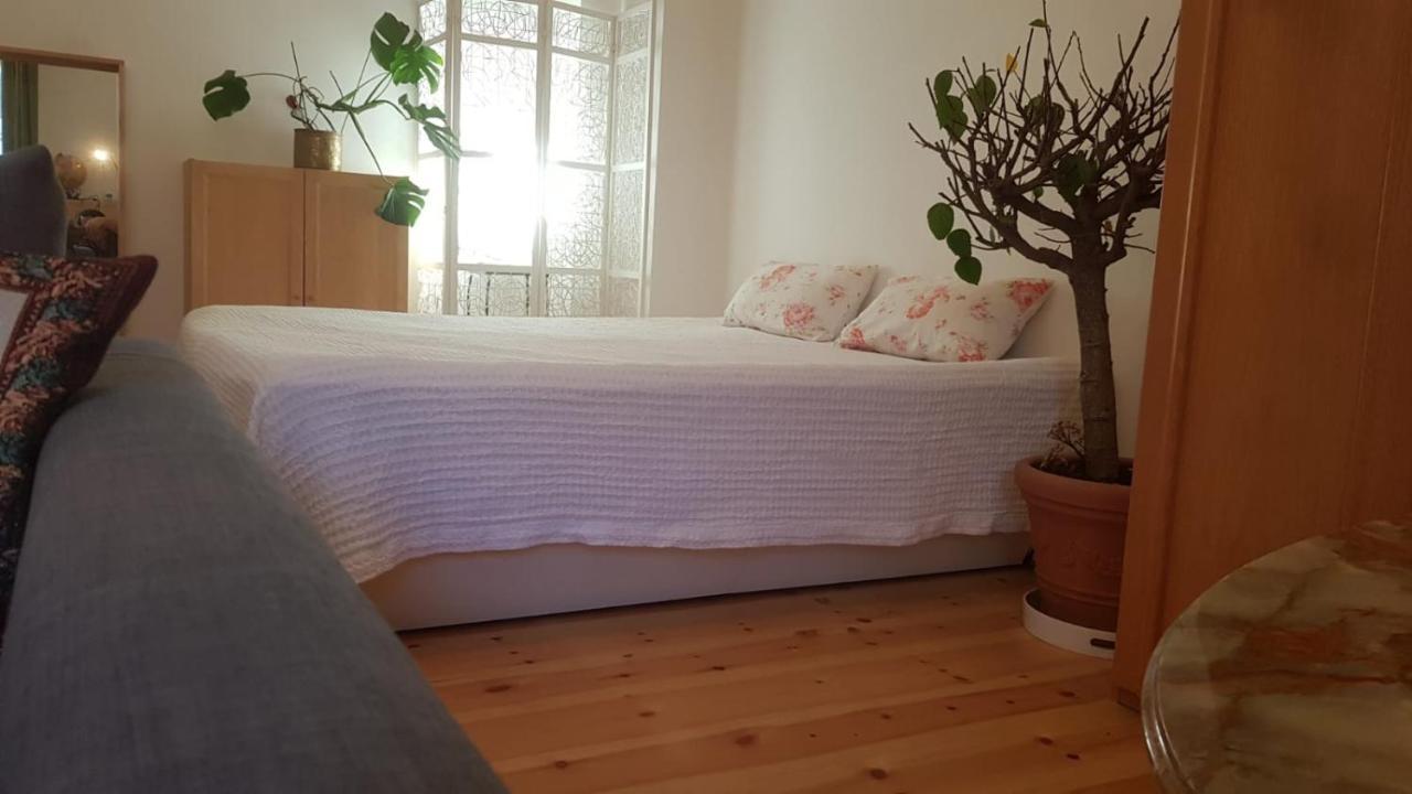 Fewo Garten - Eigener Eingang- Wlan-Parkplatz,Netflix, Terrasse,Doppelbett Und Schlafcouch Oberhausen  Luaran gambar